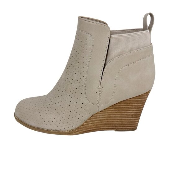 DV by Dolce Vita Gerdy Bootie 7,5 M Beige NWOB 9341 - Picture 1 of 15